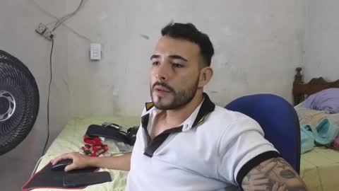 Snapshot of cris_simons chatting on December 2, 3:47 am cris_simons online show from December 2, 3:47 am