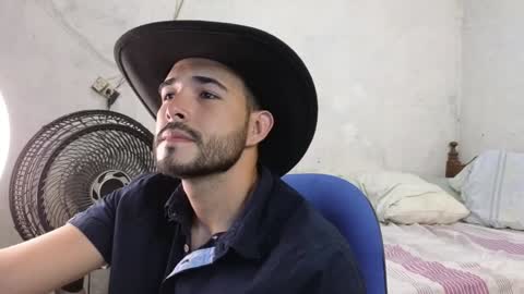 Snapshot of cris_simons chatting on January 18, 7:37 pm cris_simons online show from January 18, 7:37 pm