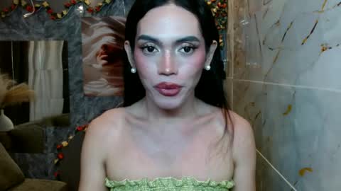 my beautiful cris online show from June 22, 11:07 am