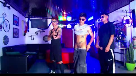 crismens online show from December 17, 8:26 pm