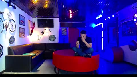 crismens online show from January 11, 8:03 pm