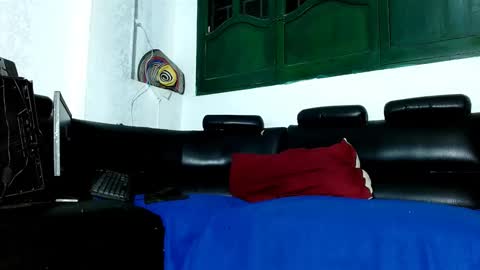 yereimis y jaider  online show from February 16, 3:26 am