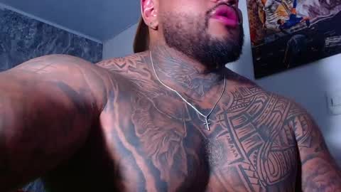 criss_zanders202 online show from June 1, 8:21 pm