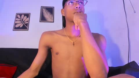 criss_zuri online show from February 10, 12:20 pm