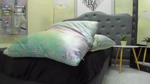 crissh 1 online show from February 28, 1:15 am