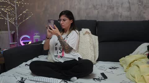 crissy_love online show from February 6, 11:37 pm