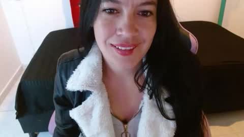 Snapshot of cristal541658 chatting on January 6, 12:42 pm cristal541658 online show from January 6, 12:42 pm