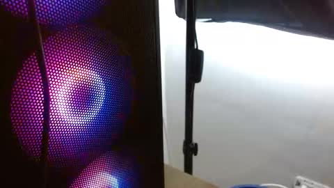 Snapshot of cristal541658 chatting on January 9, 2:20 pm cristal541658 online show from January 9, 2:20 pm