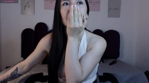  Alejandra from Wednesday to Saturday from 1000 pm to 400 am Colombian hour online show from March 27, 2:28 am