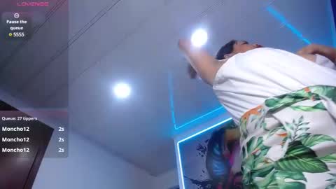 Snapshot of cristal_horny19 chatting on February 16, 5:15 am Milena online show from February 16, 5:15 am