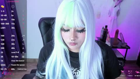 Snapshot of cristal_kosh chatting on February 26, 7:16 pm Cris online show from February 26, 7:16 pm