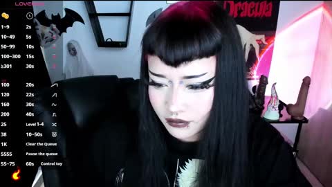 Cris online show from November 9, 6:06 pm