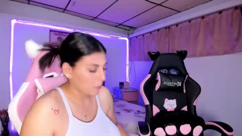 cristal_smith20 online show from March 14, 12:28 am