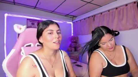 cristal_smith20 online show from April 3, 1:36 am