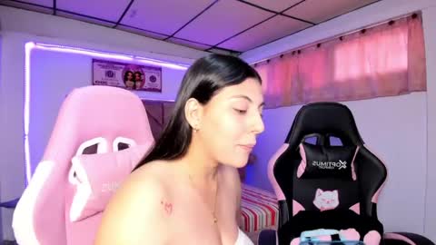 cristal_smith20 online show from June 1, 4:20 pm