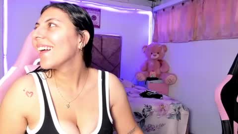 Snapshot of cristal_smith20 chatting on July 6, 12:46 pm cristal_smith20 online show from July 6, 12:46 pm