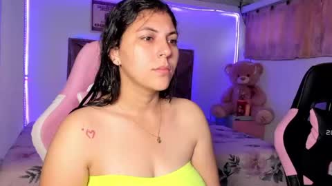 Snapshot of cristal_smith20 chatting on July 9, 12:09 pm cristal_smith20 online show from July 9, 12:09 pm