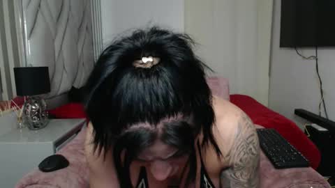 Natalie                      online show from November 21, 4:55 am