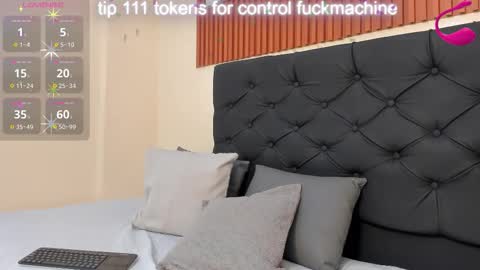 Snapshot of cristale69 chatting on February 13, 6:48 pm cristale69 online show from February 13, 6:48 pm