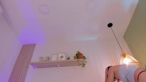 cristalfoxy_ online show from February 5, 8:13 pm