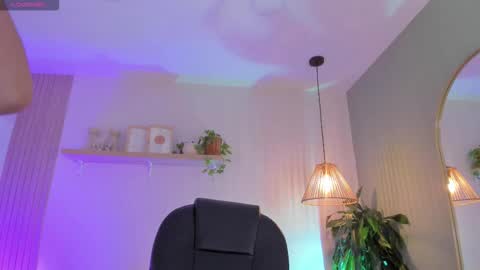 cristalfoxy_ online show from February 10, 8:13 pm