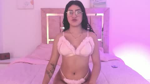 Snapshot of cristalfun_ chatting on February 23, 11:57 pm cristalfun_ online show from February 23, 11:57 pm