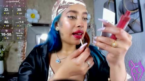   online show from December 19, 8:05 pm