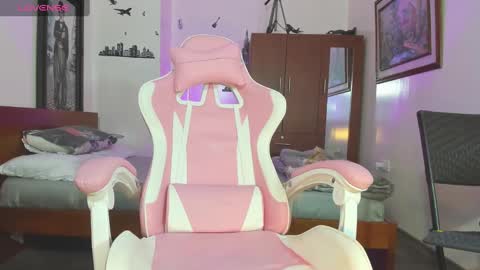 Snapshot of cristhian_slytherin chatting on December 12, 4:59 am cristhian online show from December 12, 4:59 am