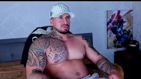 Snapshot of cristian_walker chatting on April 28, 11:21 pm cristian walker online show from April 28, 11:21 pm