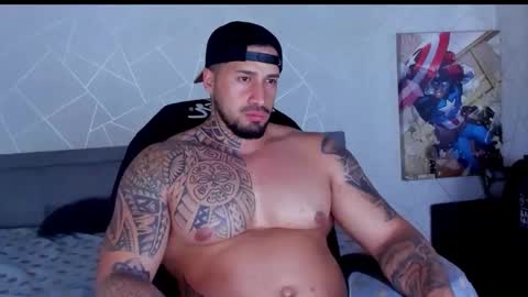 Snapshot of cristian_walker chatting on May 29, 12:19 am cristian walker online show from May 29, 12:19 am