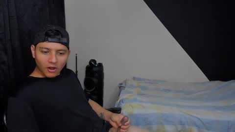 Snapshot of cristianhp chatting on April 7, 2:01 am Cristianhp online show from April 7, 2:01 am