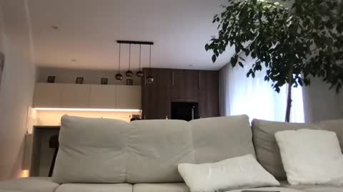 Snapshot of cristianovilla chatting on January 5, 11:26 am CristianoHailey online show from January 5, 11:26 am