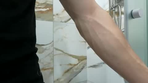 CristianoHailey online show from April 18, 9:37 pm