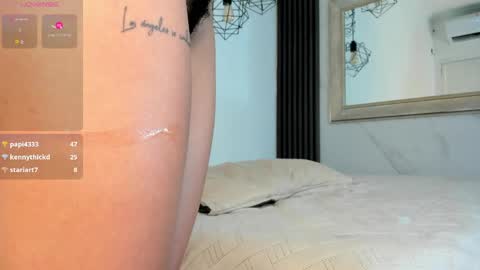 Cris  online show from April 15, 7:58 pm