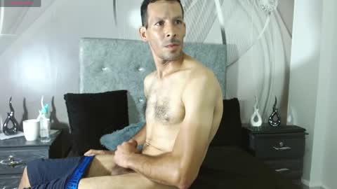 cristofer_86 online show from April 28, 4:01 pm
