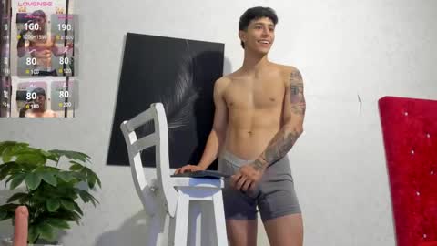 Snapshot of cristopher23_ chatting on January 4, 8:05 pm cristopher23 online show from January 4, 8:05 pm