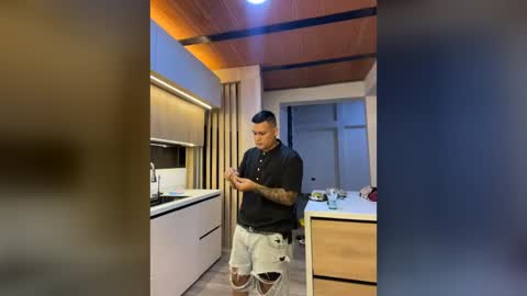 cristopher_011 online show from July 29, 11:47 pm