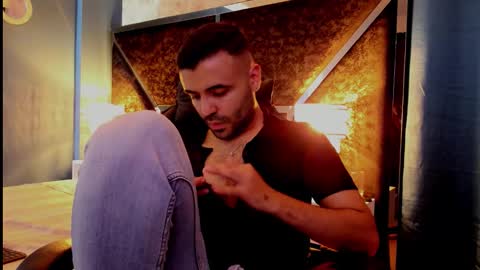 Snapshot of cristopher_salvatoree chatting on September 23, 1:08 am Cristopher Salvatore online show from September 23, 1:08 am