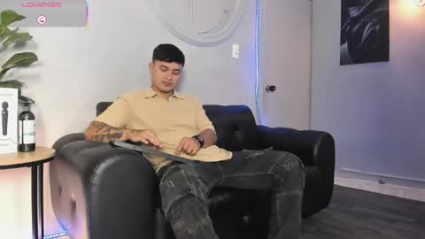 Cristopher online show from May 30, 2:03 pm