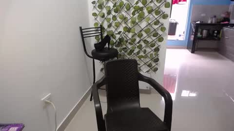 Snapshot of crisyoha4020 chatting on December 13, 7:53 pm crisyoha4020 online show from December 13, 7:53 pm