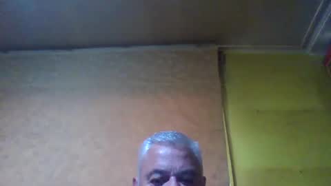 Snapshot of crmperez chatting on December 6, 11:47 pm crmperez online show from December 6, 11:47 pm