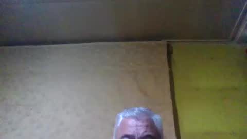 Snapshot of crmperez chatting on January 7, 4:18 am crmperez online show from January 7, 4:18 am