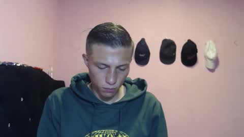 Snapshot of cronos_hot_888 chatting on February 27, 6:35 am cronos_hot_888 online show from February 27, 6:35 am