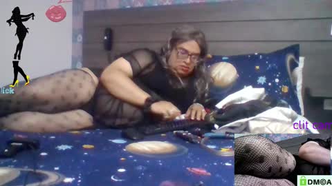 Linda Cross online show from November 15, 3:52 pm