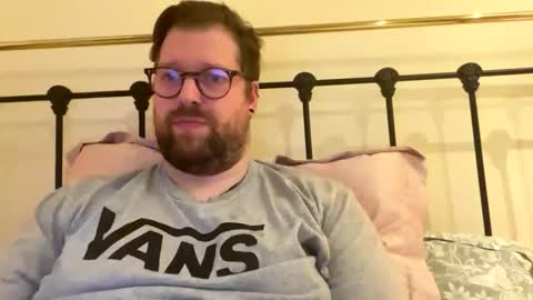 crouchendtiger online show from October 17, 12:01 am