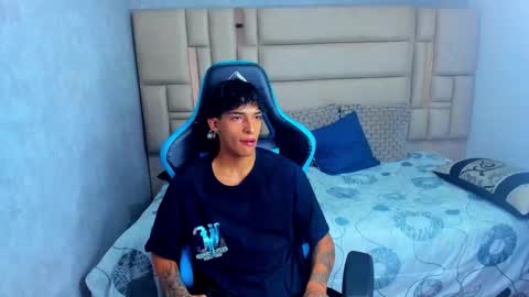 Snapshot of croy_myer chatting on February 23, 7:11 pm Croy online show from February 23, 7:11 pm