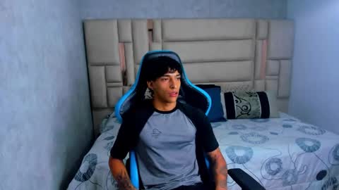 Snapshot of croy_myer chatting on February 26, 10:03 am Croy online show from February 26, 10:03 am