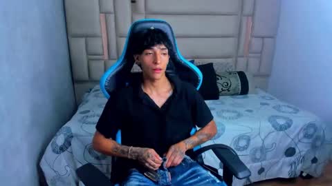 Snapshot of croy_myer chatting on February 28, 1:28 am Croy online show from February 28, 1:28 am