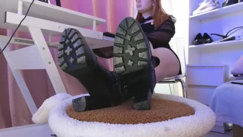 Cruel Siren online show from November 17, 9:59 am