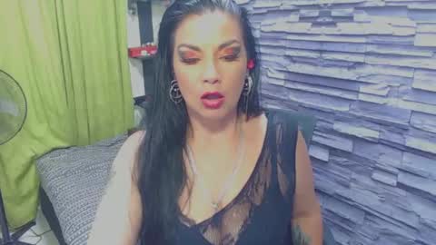 cruela_deviil online show from February 27, 7:55 am
